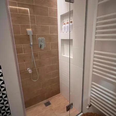 アパート Andreas And Nelly *